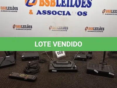 LOTE 008 - 01 ANTENA DE TV DIGITAL E 04 RECEPTORES DE TV DIGITAL DE MARCAS E MODELOS DIVERSOS. (NO ESTADO) ATENÇÃO! FAZER A VISITAÇÃO ANTES DE ARREMATAR, NÃO SABEMOS SE FUNCIONA, LEILÃO NÃO TEM GARANTIA E NEM DEVOLUÇÃO, SUJEITO A POSSÍVEIS AVARIAS VISÍVEIS/OCULTAS E/OU AUSÊNCIA DE COMPONENTES.