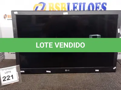 LOTE 221 - 01 TV LCD 32’’ MARCA LG COM CONVERSOR. (NO ESTADO) ATENÇÃO! FAZER A VISITAÇÃO ANTES DE ARREMATAR, NÃO SABEMOS SE FUNCIONA, LEILÃO NÃO TEM GARANTIA E NEM DEVOLUÇÃO, SUJEITO A POSSÍVEIS AVARIAS VISÍVEIS/OCULTAS E/OU AUSÊNCIA DE COMPONENTES.