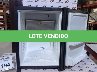 LOTE 194 - 01 FRIGOBAR MARCA ELECTROLUX. (NO ESTADO) ATENÇÃO! FAZER A VISITAÇÃO ANTES DE ARREMATAR, NÃO SABEMOS SE FUNCIONA, LEILÃO NÃO TEM GARANTIA E NEM DEVOLUÇÃO, SUJEITO A POSSÍVEIS AVARIAS VISÍVEIS/OCULTAS E/OU AUSÊNCIA DE COMPONENTES.