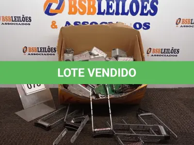 LOTE 078 - 01 LOTE COM VÁRIOS HDS E SUPORTE DE HD PRA SERVIDOR E VÁRIAS TOMADAS DE EMBUTIR MODELOS DIVERSOS. (NO ESTADO) ATENÇÃO! FAZER A VISITAÇÃO ANTES DE ARREMATAR, NÃO SABEMOS SE FUNCIONA, LEILÃO NÃO TEM GARANTIA E NEM DEVOLUÇÃO, SUJEITO A POSSÍVEIS AVARIAS VISÍVEIS/OCULTAS E/OU AUSÊNCIA DE COMPONENTES.