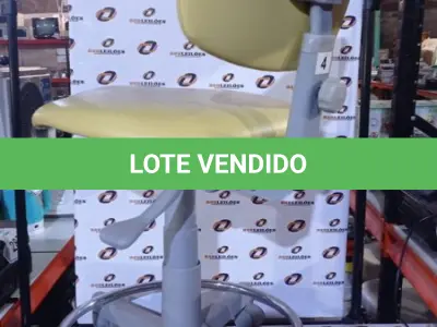LOTE 346 - 01 CADEIRA MOCHO GIRATÓRIA. (NO ESTADO) ATENÇÃO! FAZER A VISITAÇÃO ANTES DE ARREMATAR, NÃO SABEMOS SE FUNCIONA, LEILÃO NÃO TEM GARANTIA E NEM DEVOLUÇÃO, SUJEITO A POSSÍVEIS AVARIAS VISÍVEIS/OCULTAS E/OU AUSÊNCIA DE COMPONENTES.