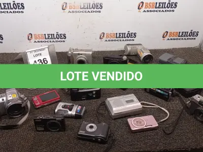 LOTE 436 - 14 CÂMERAS FOTOGRÁFICAS E 05 GRAVADORES DE VOZ MARCAS E MODELOS DIVERSOS. (NO ESTADO) ATENÇÃO! FAZER A VISITAÇÃO ANTES DE ARREMATAR, NÃO SABEMOS SE FUNCIONA, LEILÃO NÃO TEM GARANTIA E NEM DEVOLUÇÃO, SUJEITO A POSSÍVEIS AVARIAS VISÍVEIS/OCULTAS E/OU AUSÊNCIA DE COMPONENTES.