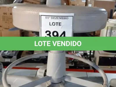 LOTE 394 - 01 CADEIRA MOCHO GIRATÓRIA. (NO ESTADO) ATENÇÃO! FAZER A VISITAÇÃO ANTES DE ARREMATAR, NÃO SABEMOS SE FUNCIONA, LEILÃO NÃO TEM GARANTIA E NEM DEVOLUÇÃO, SUJEITO A POSSÍVEIS AVARIAS VISÍVEIS/OCULTAS E/OU AUSÊNCIA DE COMPONENTES.