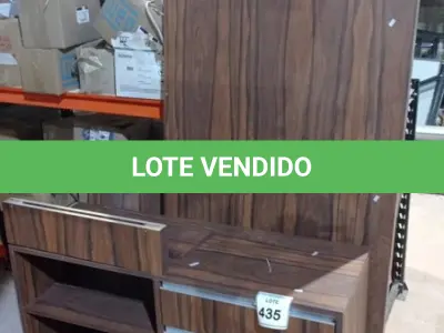LOTE 435 - 01 RACK MADEIRA. (NO ESTADO) ATENÇÃO! FAZER A VISITAÇÃO ANTES DE ARREMATAR, NÃO SABEMOS SE FUNCIONA, LEILÃO NÃO TEM GARANTIA E NEM DEVOLUÇÃO, SUJEITO A POSSÍVEIS AVARIAS VISÍVEIS/OCULTAS E/OU AUSÊNCIA DE COMPONENTES.