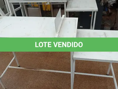 LOTE 438 - 01 MESA DE FERRO LABORATORIAL. (NO ESTADO) ATENÇÃO! FAZER A VISITAÇÃO ANTES DE ARREMATAR, NÃO SABEMOS SE FUNCIONA, LEILÃO NÃO TEM GARANTIA E NEM DEVOLUÇÃO, SUJEITO A POSSÍVEIS AVARIAS VISÍVEIS/OCULTAS E/OU AUSÊNCIA DE COMPONENTES.