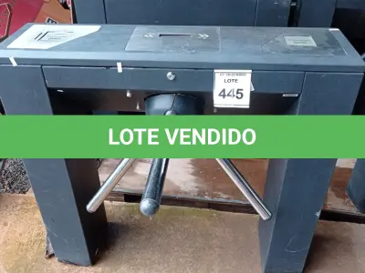 LOTE 445 - 01 CATRACA DE ACESSO. (NO ESTADO) ATENÇÃO! FAZER A VISITAÇÃO ANTES DE ARREMATAR, NÃO SABEMOS SE FUNCIONA, LEILÃO NÃO TEM GARANTIA E NEM DEVOLUÇÃO, SUJEITO A POSSÍVEIS AVARIAS VISÍVEIS/OCULTAS E/OU AUSÊNCIA DE COMPONENTES.