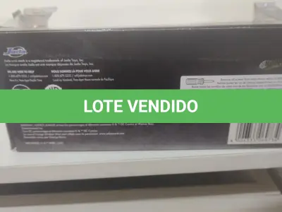LOTE 069 - 01 JADA BATMAN BATMÓVEL CONJUNTO DE  COM BONECO DO BATIMAN E  CARRO FUNDIDOS. (NO ESTADO) ATENÇÃO! FAZER A VISITAÇÃO ANTES DE ARREMATAR, NÃO SABEMOS SE FUNCIONA, LEILÃO NÃO TEM GARANTIA E NEM DEVOLUÇÃO, SUJEITO A POSSÍVEIS AVARIAS VISÍVEIS/OCULTAS E/OU AUSÊNCIA DE COMPONENTES.