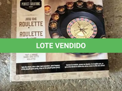 LOTE 002 - 01 JOGO DE BEBIDA DE ROLETA COM 16 COPOS SHOT DRINK 16 COPOS. (NO ESTADO) ATENÇÃO! FAZER A VISITAÇÃO ANTES DE ARREMATAR, NÃO SABEMOS SE FUNCIONA, LEILÃO NÃO TEM GARANTIA E NEM DEVOLUÇÃO, SUJEITO A POSSÍVEIS AVARIAS VISÍVEIS/OCULTAS E/OU AUSÊNCIA DE COMPONENTES.