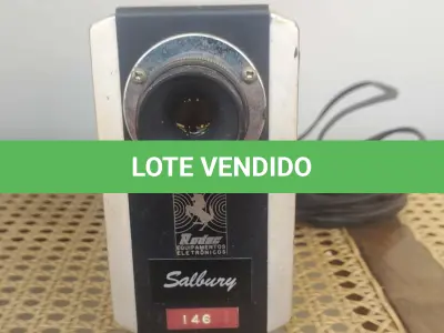 LOTE 249 - 01 FILMADORA ANTIGA DEDADA DE 80. (NO ESTADO) ATENÇÃO! FAZER A VISITAÇÃO ANTES DE ARREMATAR, NÃO SABEMOS SE FUNCIONA, LEILÃO NÃO TEM GARANTIA E NEM DEVOLUÇÃO, SUJEITO A POSSÍVEIS AVARIAS VISÍVEIS/OCULTAS E/OU AUSÊNCIA DE COMPONENTES.
