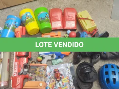 LOTE 421 - 01 LOTE DE BRINQUEDOS ANTIGOS COLECIONÁVEIS. (NO ESTADO) ATENÇÃO! FAZER A VISITAÇÃO ANTES DE ARREMATAR, NÃO SABEMOS SE FUNCIONA, LEILÃO NÃO TEM GARANTIA E NEM DEVOLUÇÃO, SUJEITO A POSSÍVEIS AVARIAS VISÍVEIS/OCULTAS E/OU AUSÊNCIA DE COMPONENTES.