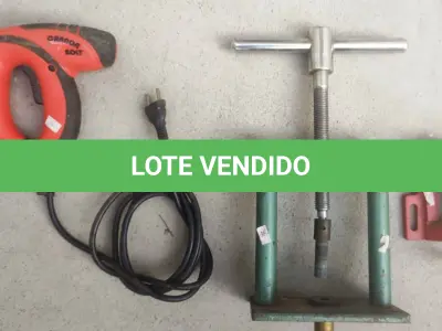 LOTE 494 - 01 LOTE COM FERRAMENTAS DIVERSAS. (NO ESTADO) ATENÇÃO! FAZER A VISITAÇÃO ANTES DE ARREMATAR, NÃO SABEMOS SE FUNCIONA, LEILÃO NÃO TEM GARANTIA E NEM DEVOLUÇÃO, SUJEITO A POSSÍVEIS AVARIAS VISÍVEIS/OCULTAS E/OU AUSÊNCIA DE COMPONENTES.