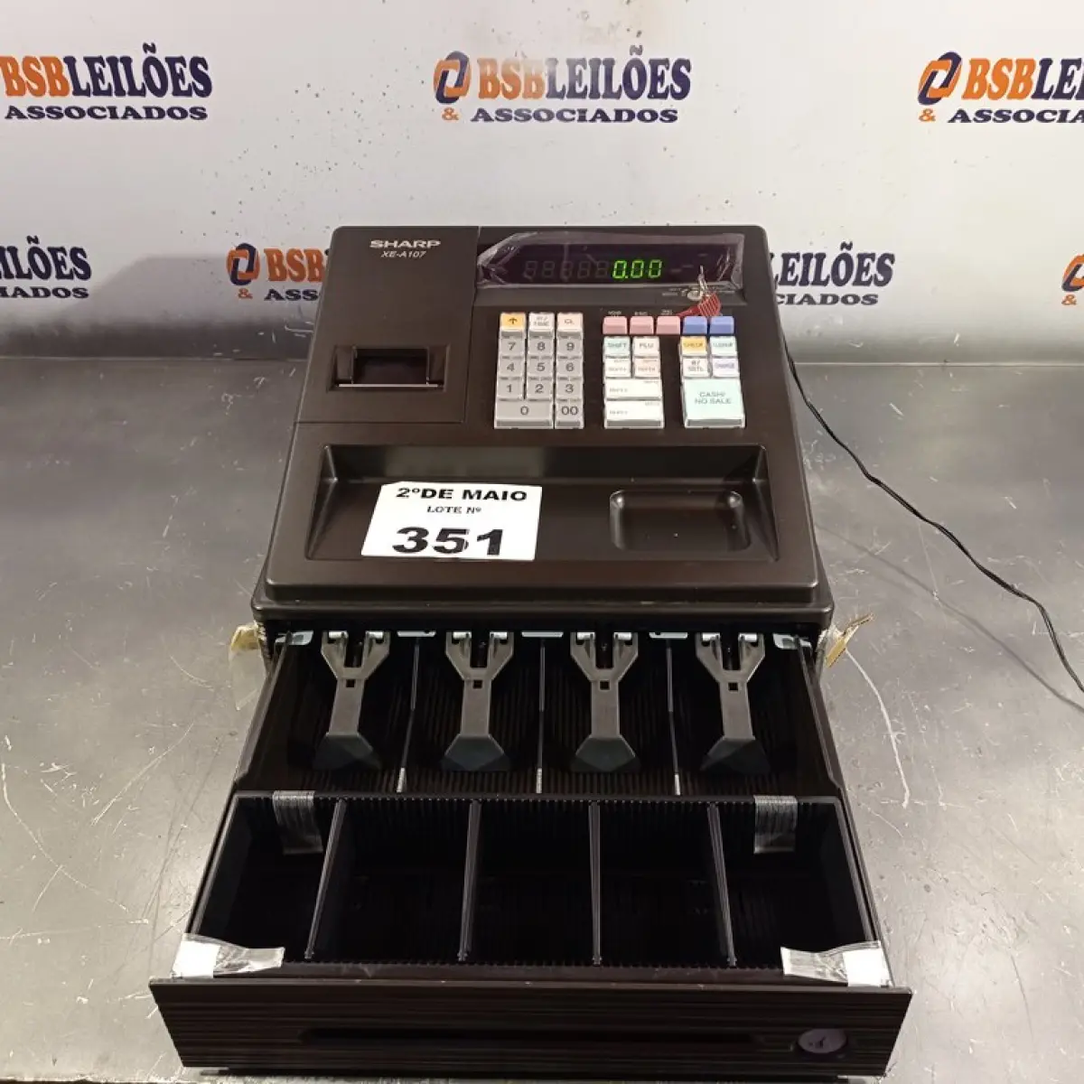 LOTE 351