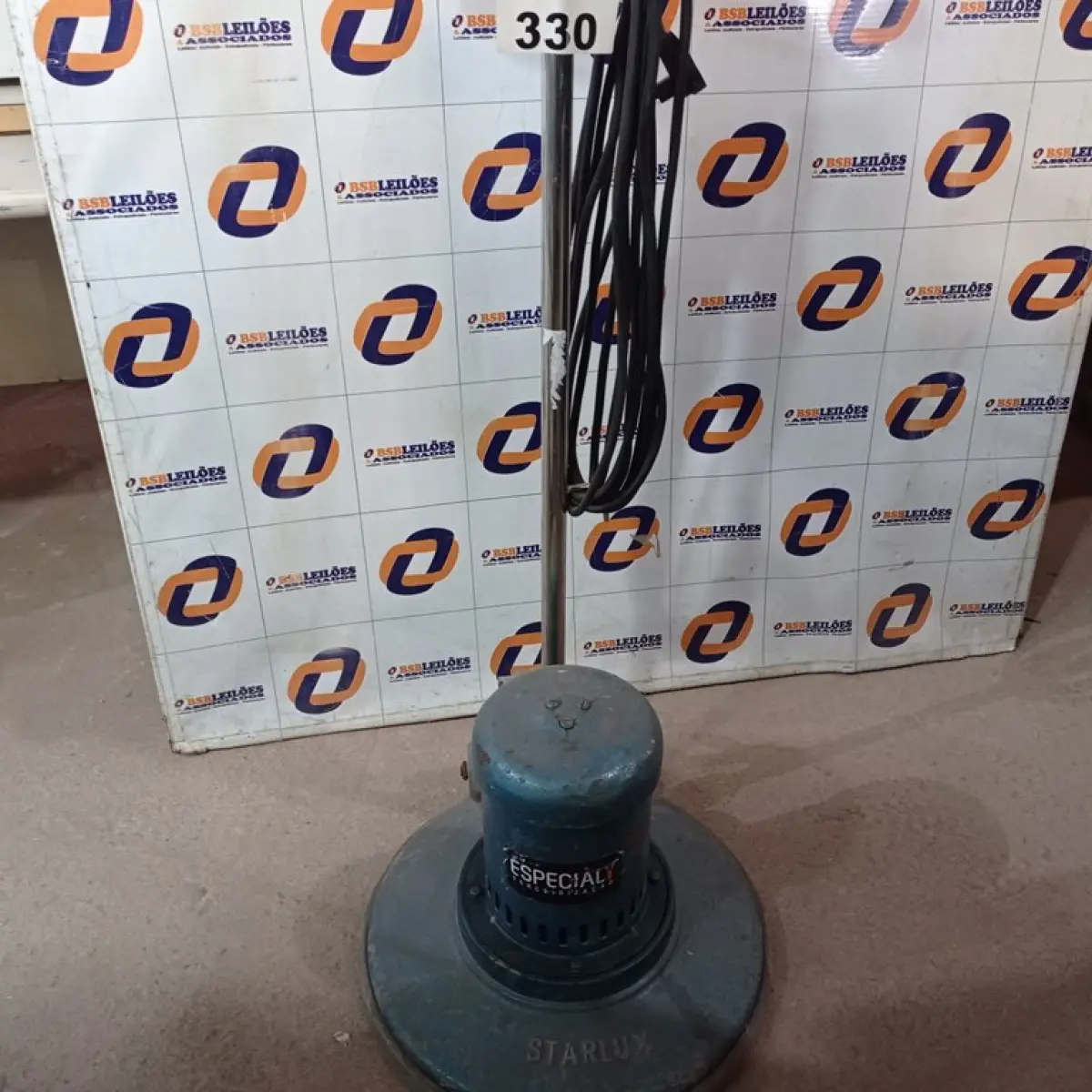 LOTE 330
