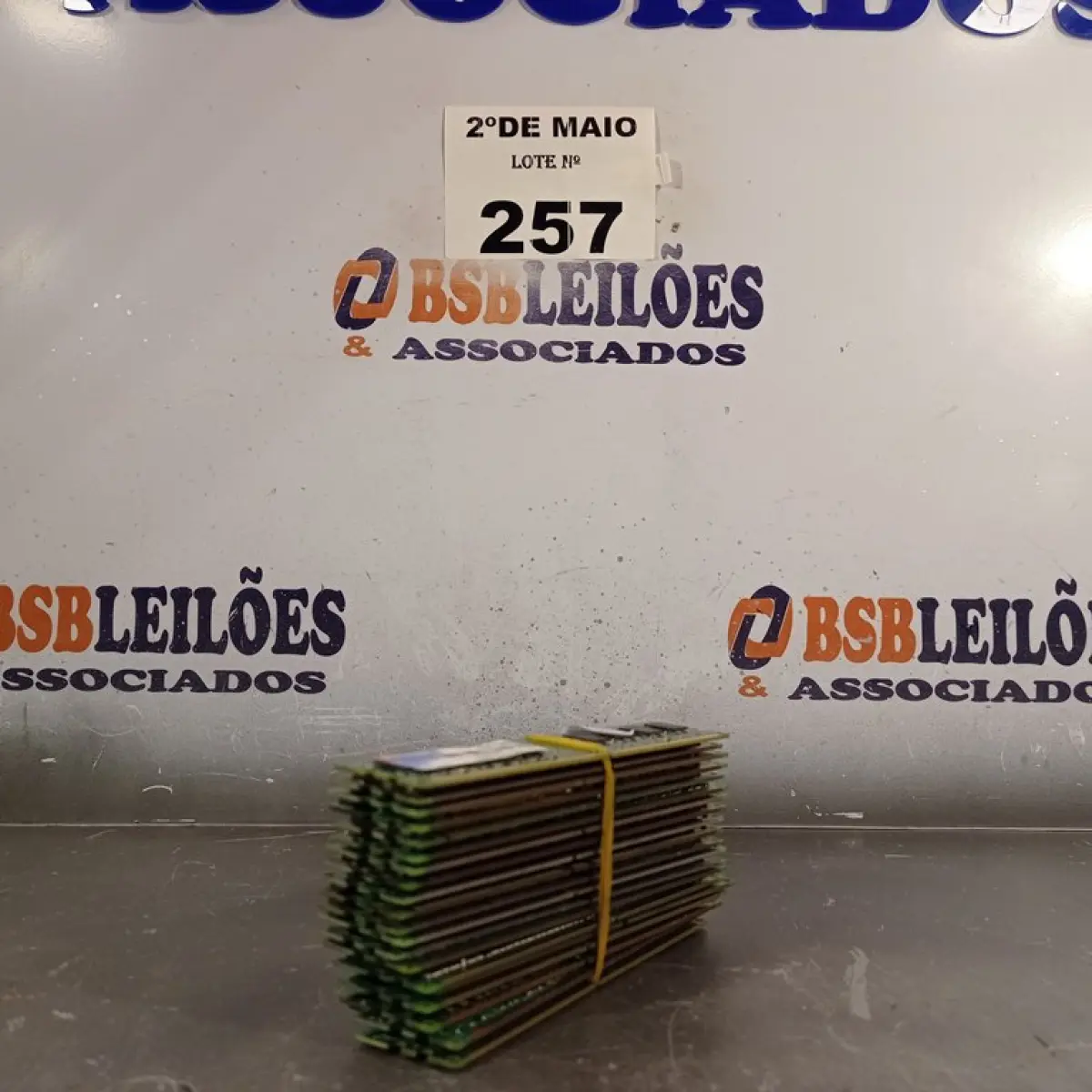 LOTE 257
