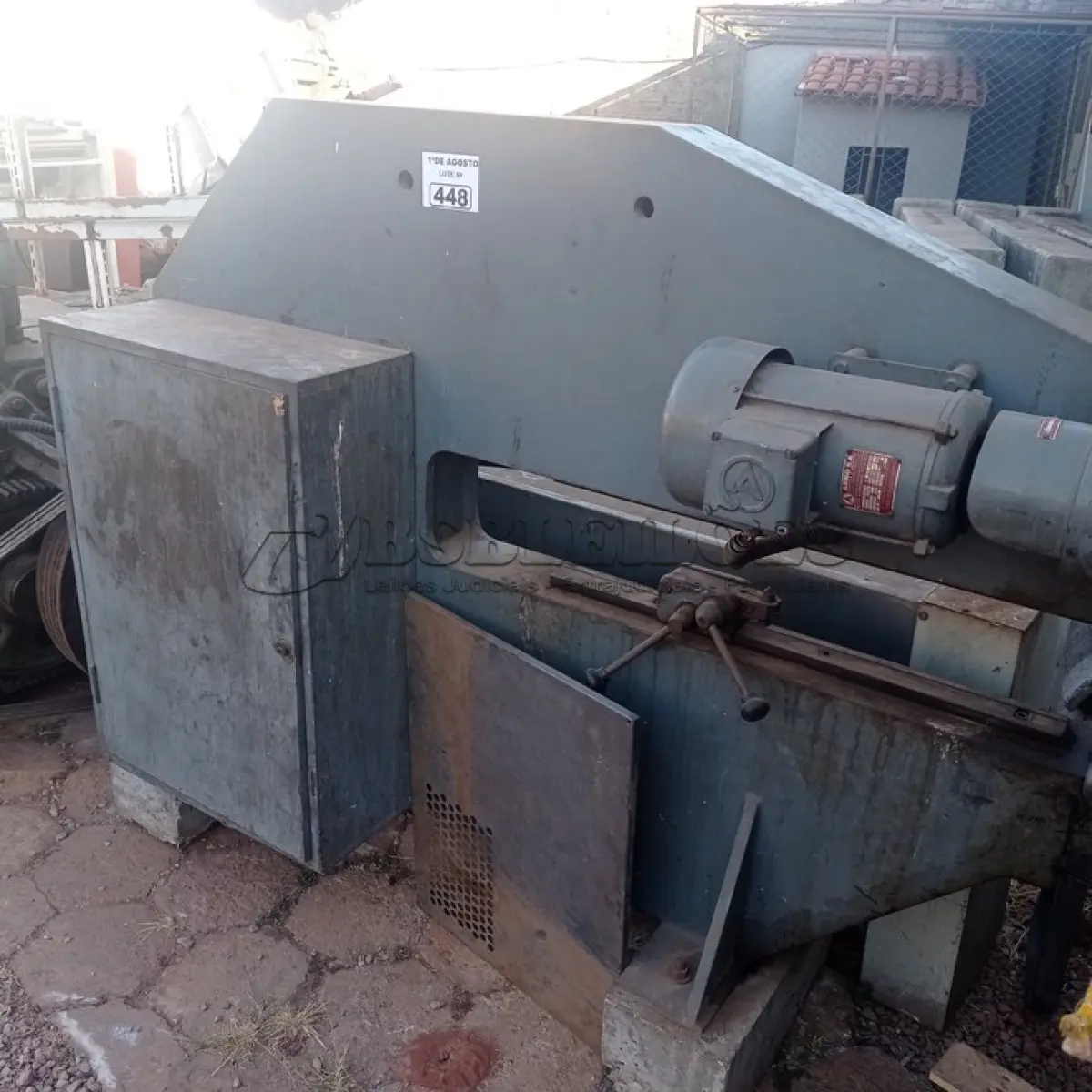 LOTE 648 - 01 TESOURA PUNCIONADEIRA FRANHO COM MOTOR TRIFÁSICO. (NO ESTADO, LEILÃO NÃO TEM GARANTIA E NEM DEVOLUÇÃO, SUJEITO A POSSÍVEIS AVARIAS VISÍVEIS/OCULTAS E/OU AUSÊNCIA DE COMPONENTES).
