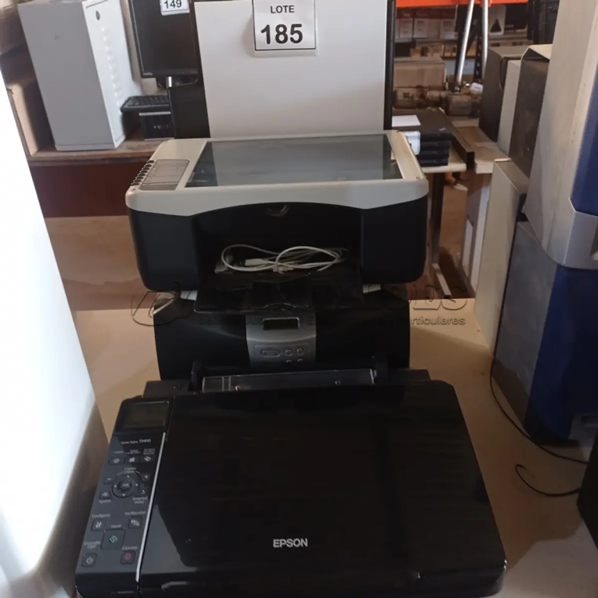 LOTE 185 - 01 IMPRESSORA EPSON TX410 E 02 IMPRESSORAS HP. (NO ESTADO) ATENÇÃO! FAZER A VISITAÇÃO ANTES DE ARREMATAR, NÃO SABEMOS SE FUNCIONA. LEILÃO NÃO TEM GARANTIA E NEM DEVOLUÇÃO, SUJEITO A POSSÍVEIS AVARIAS VISÍVEIS/OCULTAS E/OU AUSÊNCIA DE COMPONENTES.