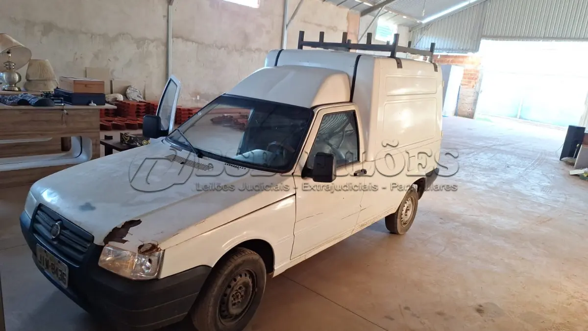 LOTE 505 - 01 FIAT FIORINO FORGÃO FLEX, ANO 2010/2011, NA COR BRANCA (NO ESTADO)