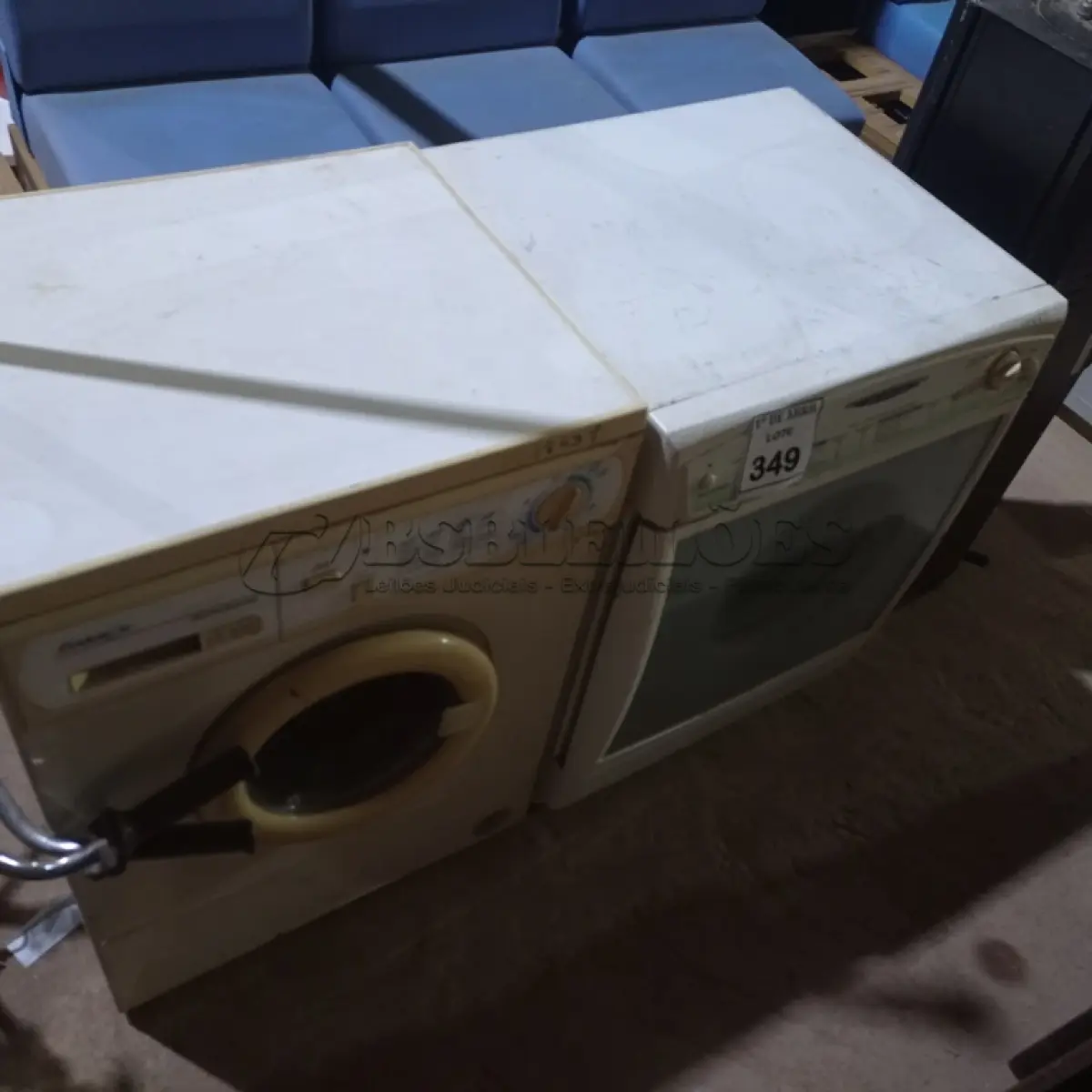 LOTE 349 - 01 MÁQUINA DE LAVAR ROUPAS CONTINENTAL E 01 SECADORA DE ROUPAS BRASTEMP. (NO ESTADO) ATENÇÃO! FAZER A VISITAÇÃO ANTES DE ARREMATAR, NÃO SABEMOS SE FUNCIONA. LEILÃO NÃO TEM GARANTIA E NEM DEVOLUÇÃO, SUJEITO A POSSÍVEIS AVARIAS VISÍVEIS/OCULTAS E/OU AUSÊNCIA DE COMPONENTES.