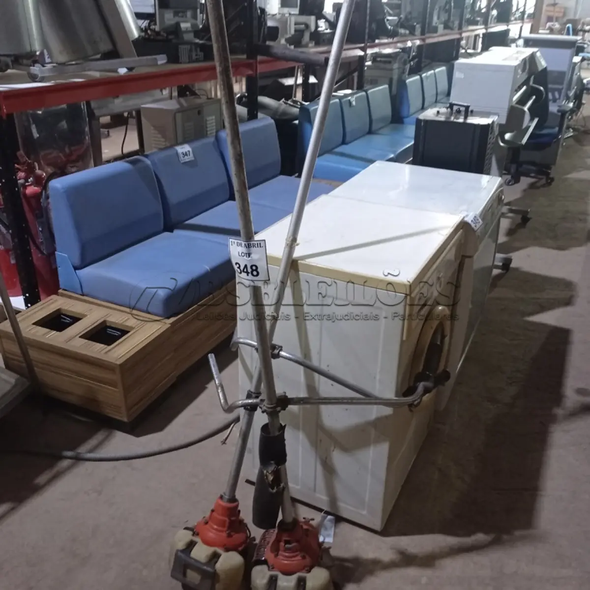 LOTE 348 - 02 ROÇADEIRAS A GASOLINA COM AVARIAS. (NO ESTADO) ATENÇÃO! FAZER A VISITAÇÃO ANTES DE ARREMATAR, NÃO SABEMOS SE FUNCIONA. LEILÃO NÃO TEM GARANTIA E NEM DEVOLUÇÃO, SUJEITO A POSSÍVEIS AVARIAS VISÍVEIS/OCULTAS E/OU AUSÊNCIA DE COMPONENTES.