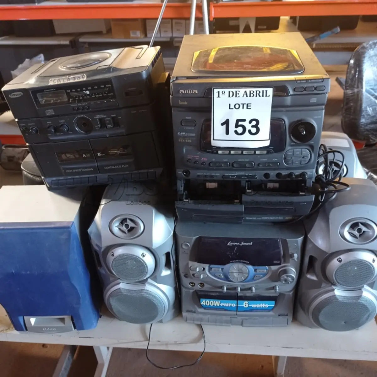 LOTE 153 - 01 LOTE COM MICRO SYSTEM. (NO ESTADO) ATENÇÃO! FAZER A VISITAÇÃO ANTES DE ARREMATAR, NÃO SABEMOS SE FUNCIONA. LEILÃO NÃO TEM GARANTIA E NEM DEVOLUÇÃO, SUJEITO A POSSÍVEIS AVARIAS VISÍVEIS/OCULTAS E/OU AUSÊNCIA DE COMPONENTES.