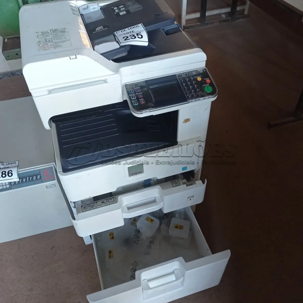 LOTE 235 - 01 IMPRESSORA KYOCERA. (NO ESTADO) ATENÇÃO! FAZER A VISITAÇÃO ANTES DE ARREMATAR, NÃO SABEMOS SE FUNCIONA. LEILÃO NÃO TEM GARANTIA E NEM DEVOLUÇÃO, SUJEITO A POSSÍVEIS AVARIAS VISÍVEIS/OCULTAS E/OU AUSÊNCIA DE COMPONENTES.
