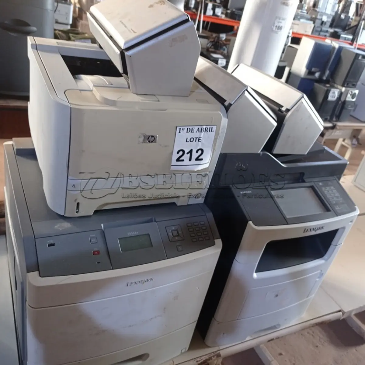LOTE 212 - 01 LOTE COM IMPRESSORAS E SCANNER’S DIVERSOS. (NO ESTADO) ATENÇÃO! FAZER A VISITAÇÃO ANTES DE ARREMATAR, NÃO SABEMOS SE FUNCIONA. LEILÃO NÃO TEM GARANTIA E NEM DEVOLUÇÃO, SUJEITO A POSSÍVEIS AVARIAS VISÍVEIS/OCULTAS E/OU AUSÊNCIA DE COMPONENTES.