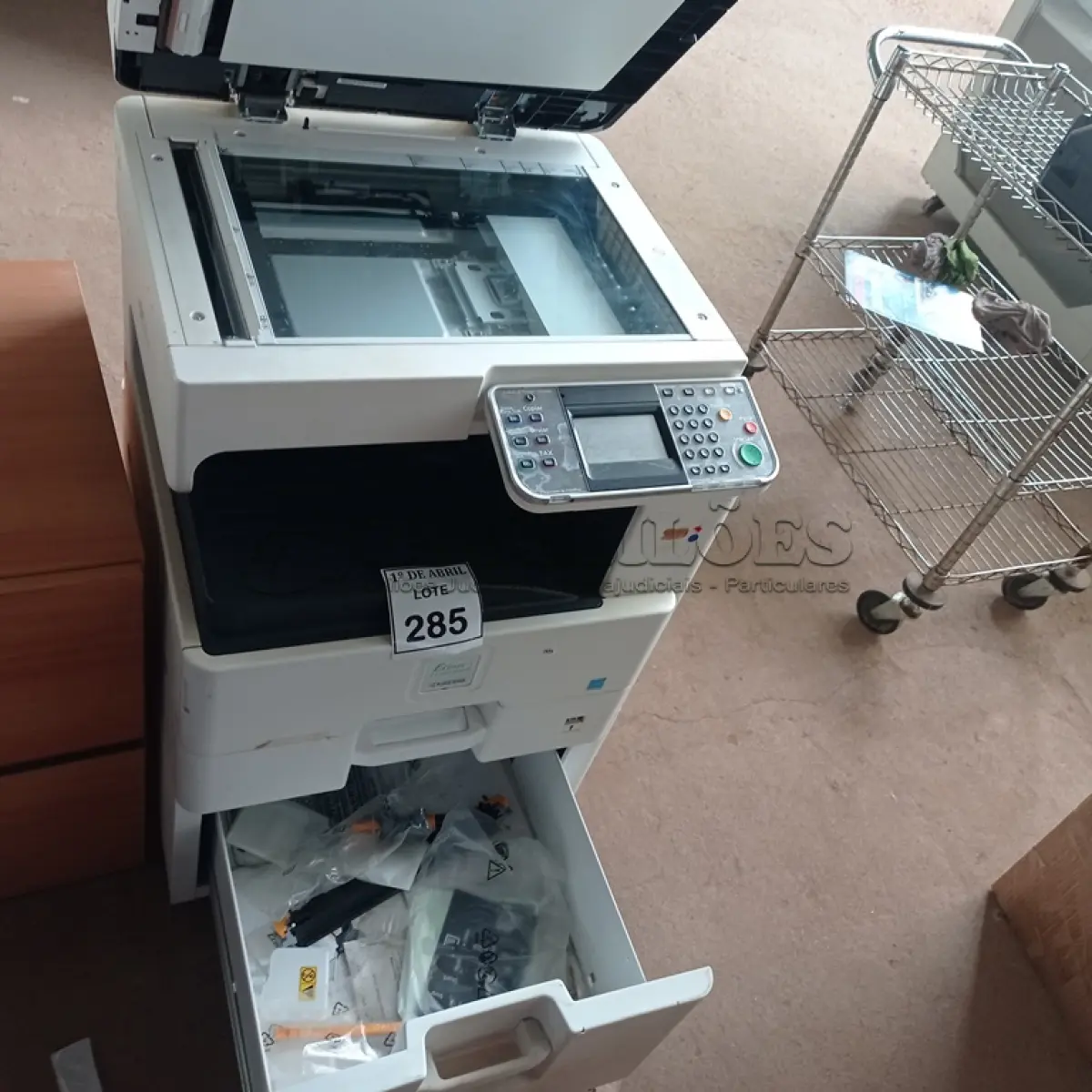 LOTE 285 - 01 IMPRESSORA KYOCERA (NO ESTADO) ATENÇÃO! FAZER A VISITAÇÃO ANTES DE ARREMATAR, NÃO SABEMOS SE FUNCIONA. LEILÃO NÃO TEM GARANTIA E NEM DEVOLUÇÃO, SUJEITO A POSSÍVEIS AVARIAS VISÍVEIS/OCULTAS E/OU AUSÊNCIA DE COMPONENTES.