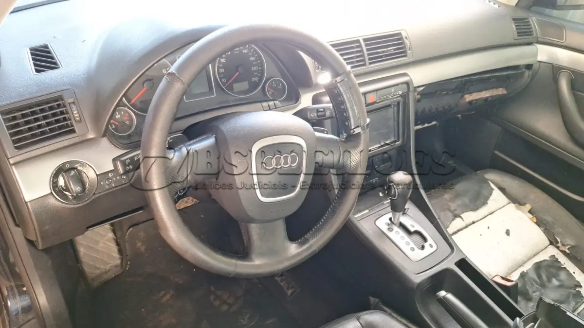 LOTE 506 - AUDI A4 1.8 TURBO, 2006/2007. TETO SOLAR, MULTITRONIC, TODAS ARO 18, COMPLETO. HOMOCINÉTICA ESQUERDA E TRIZETA QUEBRADA. (NO ESTADO)