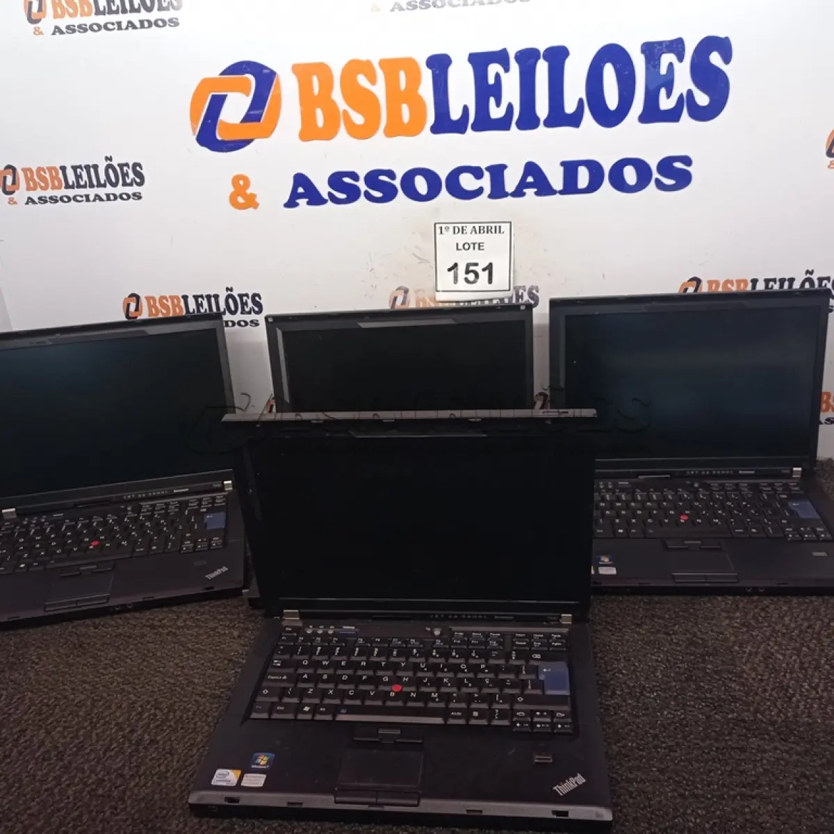 LOTE 151 - 04 NOTEBOOKS COM AVARIAS. (NO ESTADO) ATENÇÃO! FAZER A VISITAÇÃO ANTES DE ARREMATAR, NÃO SABEMOS SE FUNCIONA. LEILÃO NÃO TEM GARANTIA E NEM DEVOLUÇÃO, SUJEITO A POSSÍVEIS AVARIAS VISÍVEIS/OCULTAS E/OU AUSÊNCIA DE COMPONENTES.