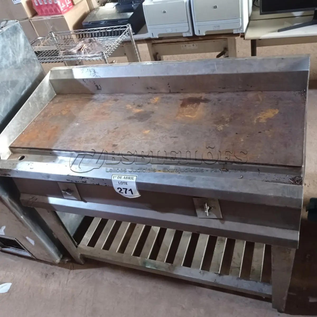 LOTE 271 - 01 CHAPA A GÁS EM INOX. (NO ESTADO) ATENÇÃO! FAZER A VISITAÇÃO ANTES DE ARREMATAR, NÃO SABEMOS SE FUNCIONA. LEILÃO NÃO TEM GARANTIA E NEM DEVOLUÇÃO, SUJEITO A POSSÍVEIS AVARIAS VISÍVEIS/OCULTAS E/OU AUSÊNCIA DE COMPONENTES.