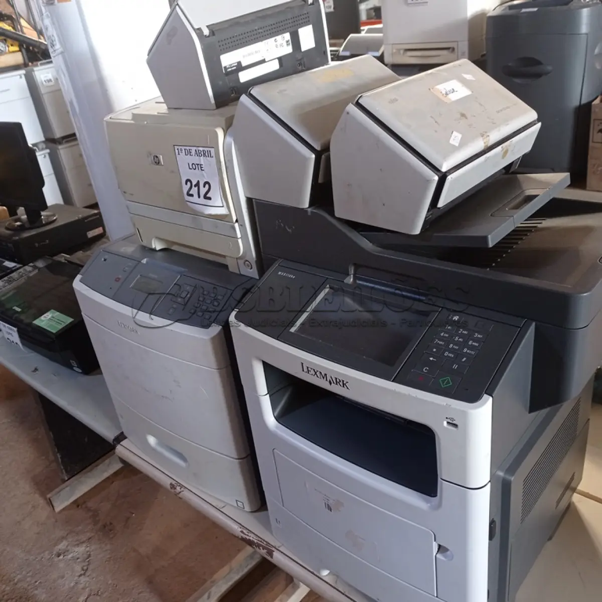 LOTE 212 - 01 LOTE COM IMPRESSORAS E SCANNER’S DIVERSOS. (NO ESTADO) ATENÇÃO! FAZER A VISITAÇÃO ANTES DE ARREMATAR, NÃO SABEMOS SE FUNCIONA. LEILÃO NÃO TEM GARANTIA E NEM DEVOLUÇÃO, SUJEITO A POSSÍVEIS AVARIAS VISÍVEIS/OCULTAS E/OU AUSÊNCIA DE COMPONENTES.