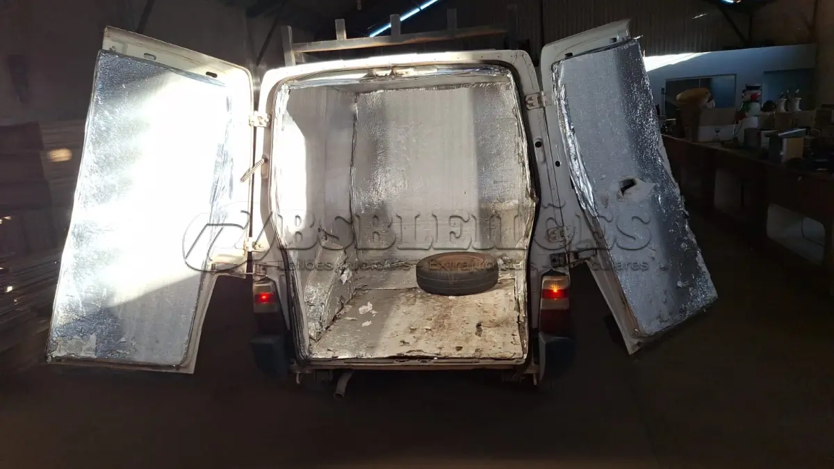 LOTE 505 - 01 FIAT FIORINO FORGÃO FLEX, ANO 2010/2011, NA COR BRANCA (NO ESTADO)