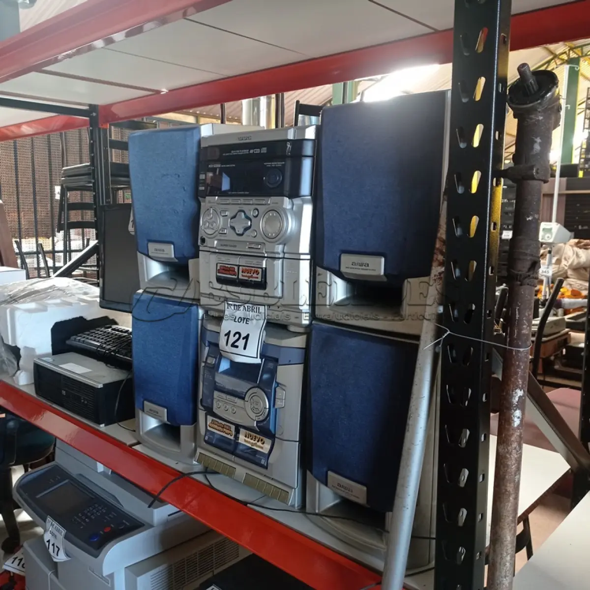 LOTE 121 - 02 MICROS SYSTEM AIWA. (NO ESTADO) ATENÇÃO! FAZER A VISITAÇÃO ANTES DE ARREMATAR, NÃO SABEMOS SE FUNCIONA. LEILÃO NÃO TEM GARANTIA E NEM DEVOLUÇÃO, SUJEITO A POSSÍVEIS AVARIAS VISÍVEIS/OCULTAS E/OU AUSÊNCIA DE COMPONENTES.