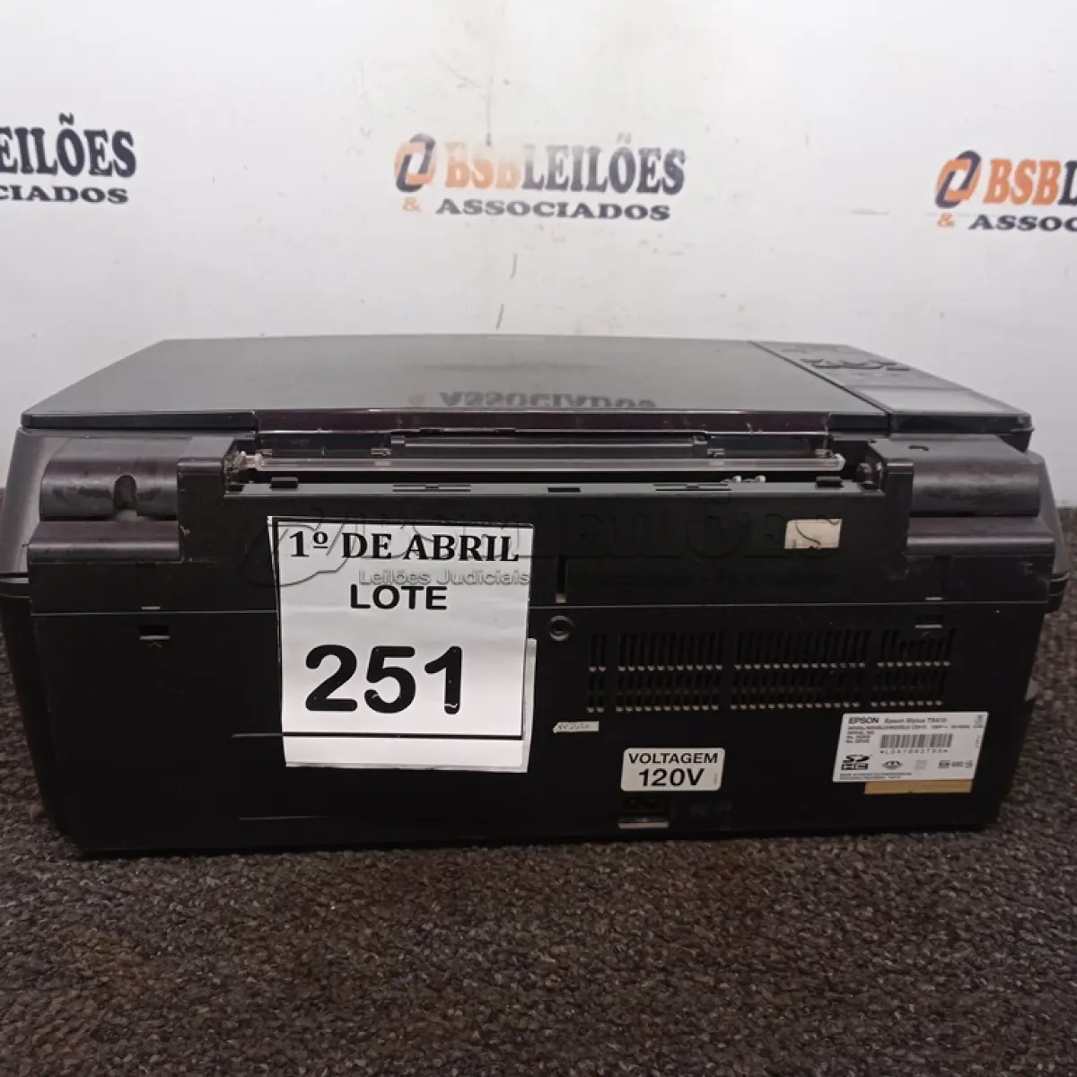 LOTE 251 - 01 IMPRESSORA EPSON TX410. (NO ESTADO) ATENÇÃO! FAZER A VISITAÇÃO ANTES DE ARREMATAR, NÃO SABEMOS SE FUNCIONA. LEILÃO NÃO TEM GARANTIA E NEM DEVOLUÇÃO, SUJEITO A POSSÍVEIS AVARIAS VISÍVEIS/OCULTAS E/OU AUSÊNCIA DE COMPONENTES.