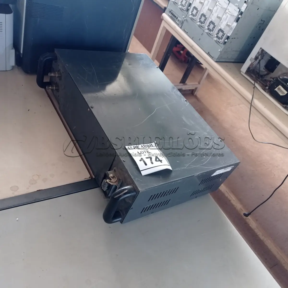 LOTE 174 - 01 RACK DE TOMADAS. (NO ESTADO) ATENÇÃO! FAZER A VISITAÇÃO ANTES DE ARREMATAR, NÃO SABEMOS SE FUNCIONA. LEILÃO NÃO TEM GARANTIA E NEM DEVOLUÇÃO, SUJEITO A POSSÍVEIS AVARIAS VISÍVEIS/OCULTAS E/OU AUSÊNCIA DE COMPONENTES.