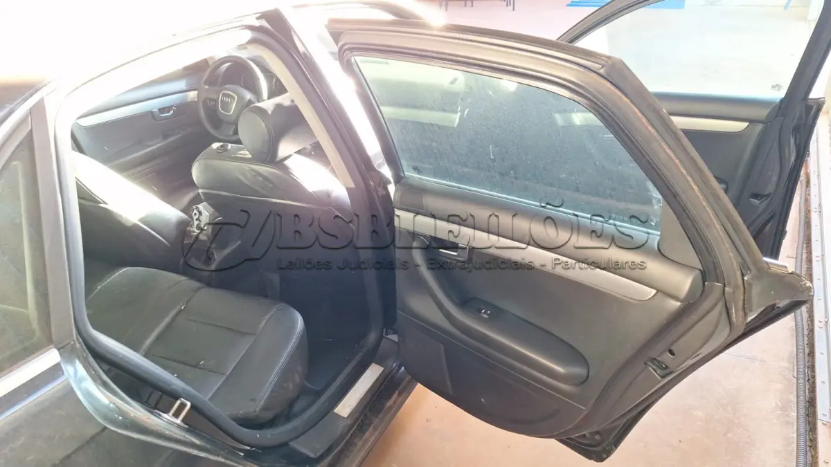 LOTE 506 - AUDI A4 1.8 TURBO, 2006/2007. TETO SOLAR, MULTITRONIC, TODAS ARO 18, COMPLETO. HOMOCINÉTICA ESQUERDA E TRIZETA QUEBRADA. (NO ESTADO)