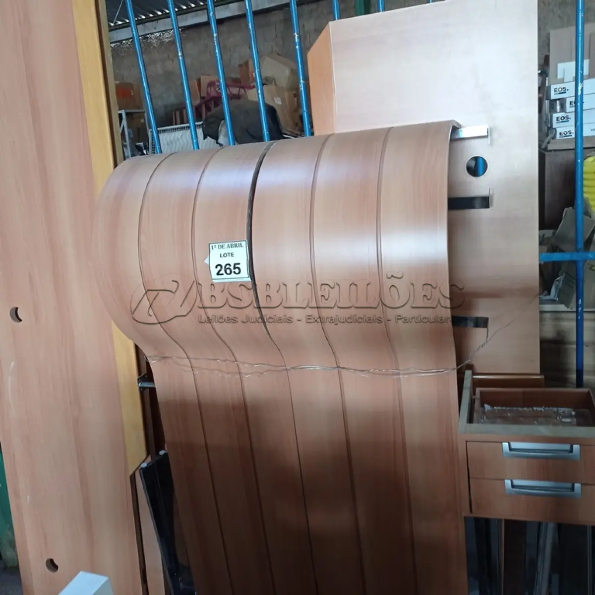 LOTE 265 - 01 LOTE COM MESAS DESMONTADAS. (NO ESTADO) ATENÇÃO! FAZER A VISITAÇÃO ANTES DE ARREMATAR, NÃO SABEMOS SE FUNCIONA. LEILÃO NÃO TEM GARANTIA E NEM DEVOLUÇÃO, SUJEITO A POSSÍVEIS AVARIAS VISÍVEIS/OCULTAS E/OU AUSÊNCIA DE COMPONENTES.