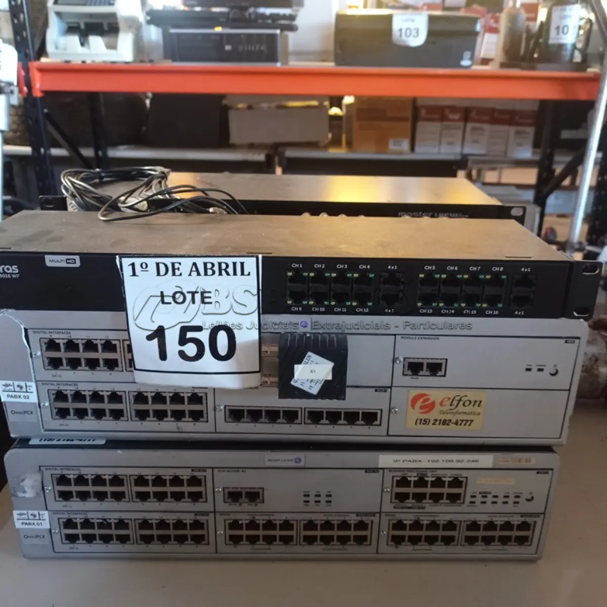LOTE 150 - 04 SWITCHES. (NO ESTADO) ATENÇÃO! FAZER A VISITAÇÃO ANTES DE ARREMATAR, NÃO SABEMOS SE FUNCIONA. LEILÃO NÃO TEM GARANTIA E NEM DEVOLUÇÃO, SUJEITO A POSSÍVEIS AVARIAS VISÍVEIS/OCULTAS E/OU AUSÊNCIA DE COMPONENTES.