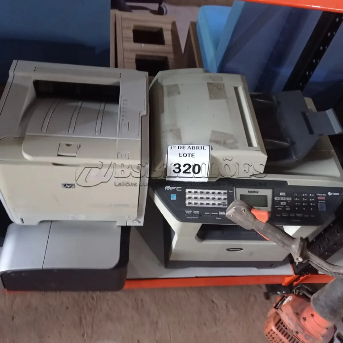 LOTE 320 - 03 IMPRESSORAS DIVERSAS. (NO ESTADO) ATENÇÃO! FAZER A VISITAÇÃO ANTES DE ARREMATAR, NÃO SABEMOS SE FUNCIONA. LEILÃO NÃO TEM GARANTIA E NEM DEVOLUÇÃO, SUJEITO A POSSÍVEIS AVARIAS VISÍVEIS/OCULTAS E/OU AUSÊNCIA DE COMPONENTES.