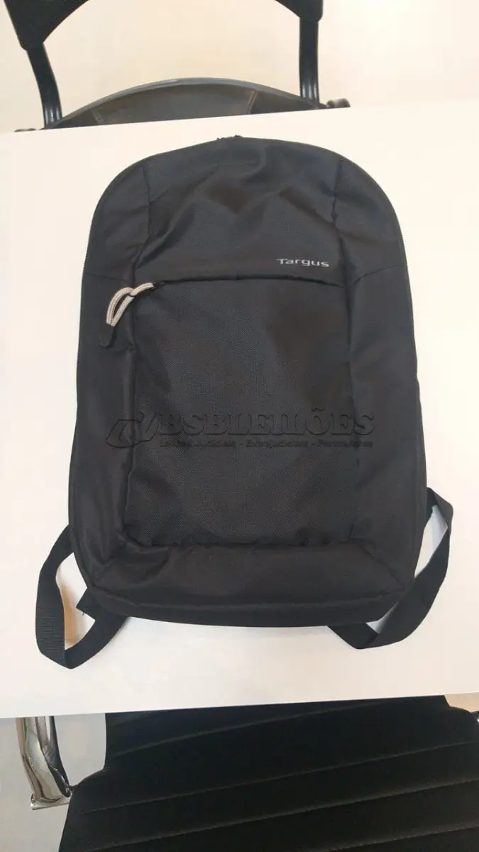 LOTE 203 - 01 MOCHILA NA COR PRETA . (NO ESTADO) ATENÇÃO! FAZER A VISITAÇÃO ANTES DE ARREMATAR, NÃO SABEMOS SE FUNCIONA. LEILÃO NÃO TEM GARANTIA E NEM DEVOLUÇÃO, SUJEITO A POSSÍVEIS AVARIAS VISÍVEIS/OCULTAS E/OU AUSÊNCIA DE COMPONENTES.