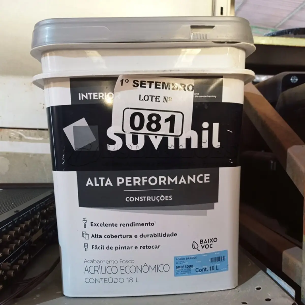 LOTE 081 - 01 BALDE DE TINTA ACRÍLICA SUVINIL INTERIORES NA COR FOSCO BRANCO 18L.  (NO ESTADO) ATENÇÃO! FAZER A VISITAÇÃO ANTES DE ARREMATAR, NÃO SABEMOS SE FUNCIONA. LEILÃO NÃO TEM GARANTIA E NEM DEVOLUÇÃO, SUJEITO A POSSÍVEIS AVARIAS VISÍVEIS/OCULTAS E/OU AUSÊNCIA DE COMPONENTES.