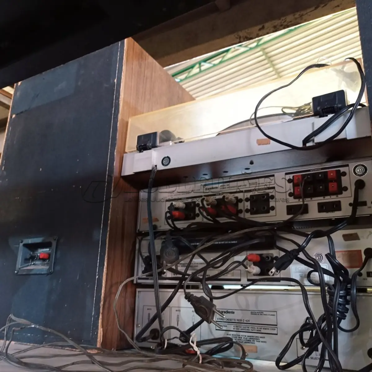 LOTE 092 - 01 APARELHO DE SOM 3X1 GRADIENTE COM AMPLIFICADOR. (NO ESTADO) ATENÇÃO! FAZER A VISITAÇÃO ANTES DE ARREMATAR, NÃO SABEMOS SE FUNCIONA. LEILÃO NÃO TEM GARANTIA E NEM DEVOLUÇÃO, SUJEITO A POSSÍVEIS AVARIAS VISÍVEIS/OCULTAS E/OU AUSÊNCIA DE COMPONENTES.