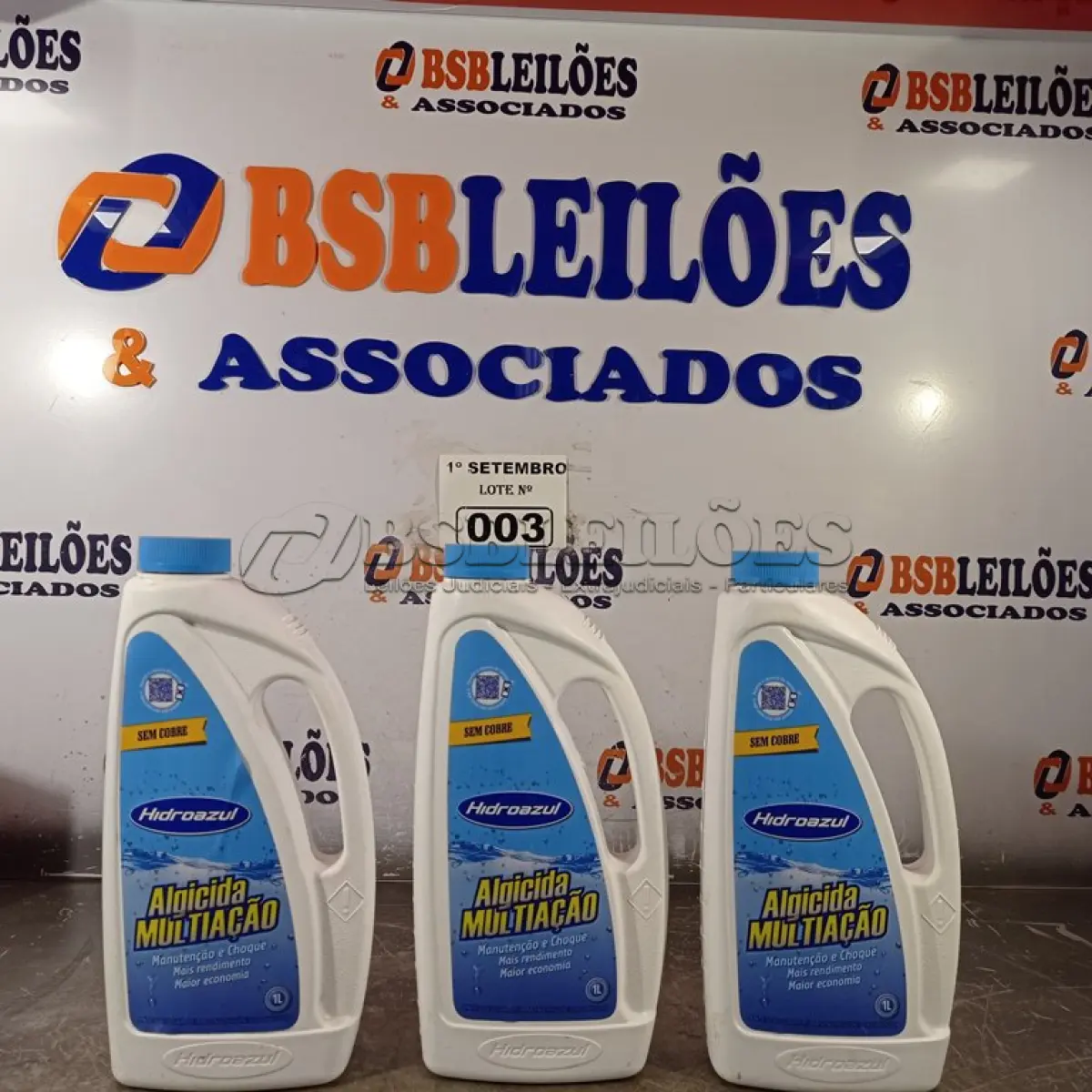 LOTE 003 - 03 LITROS DE HIDRO AZUL SEM COBRE. (NO ESTADO) ATENÇÃO! FAZER A VISITAÇÃO ANTES DE ARREMATAR, NÃO SABEMOS SE FUNCIONA. LEILÃO NÃO TEM GARANTIA E NEM DEVOLUÇÃO, SUJEITO A POSSÍVEIS AVARIAS VISÍVEIS/OCULTAS E/OU AUSÊNCIA DE COMPONENTES.