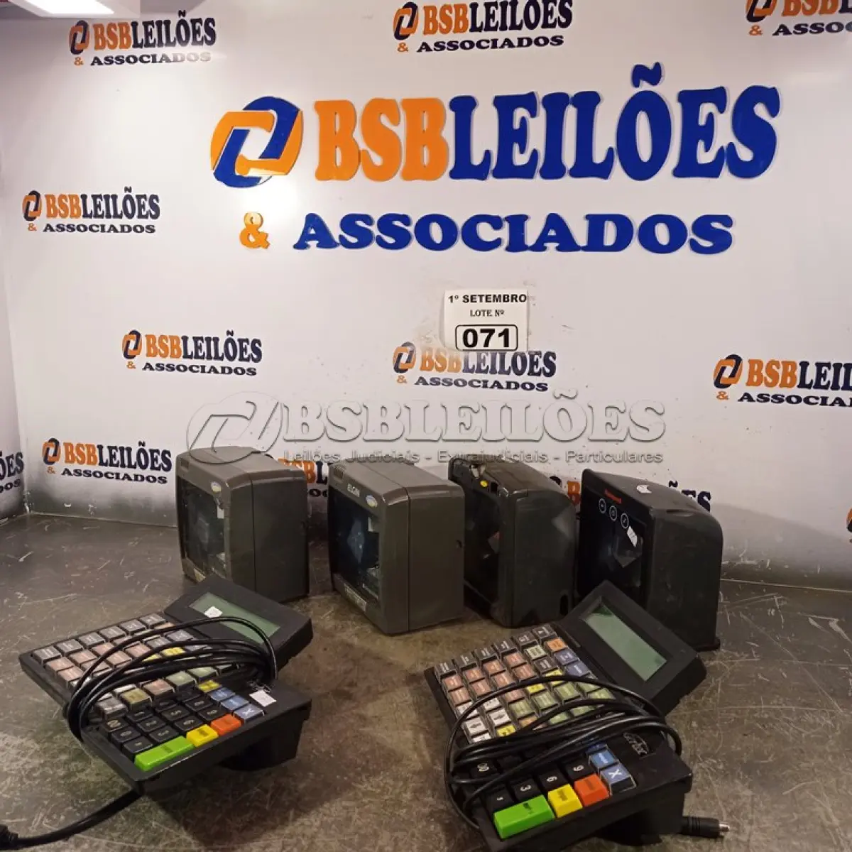 LOTE 071 - 04 LEITORES DE CÓDIGO DE BARRAS E 02 TECLADOS PARA CAIXA DE SUPERMERCADO. (NO ESTADO) ATENÇÃO! FAZER A VISITAÇÃO ANTES DE ARREMATAR, NÃO SABEMOS SE FUNCIONA. LEILÃO NÃO TEM GARANTIA E NEM DEVOLUÇÃO, SUJEITO A POSSÍVEIS AVARIAS VISÍVEIS/OCULTAS E/OU AUSÊNCIA DE COMPONENTES.
