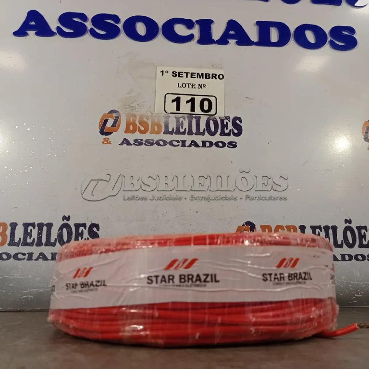 LOTE 110 - 01 ROLO DE CABO FLEXÍVEL 100M 4MM NA COR VERMELHA. (NO ESTADO) ATENÇÃO! FAZER A VISITAÇÃO ANTES DE ARREMATAR, NÃO SABEMOS SE FUNCIONA. LEILÃO NÃO TEM GARANTIA E NEM DEVOLUÇÃO, SUJEITO A POSSÍVEIS AVARIAS VISÍVEIS/OCULTAS E/OU AUSÊNCIA DE COMPONENTES.