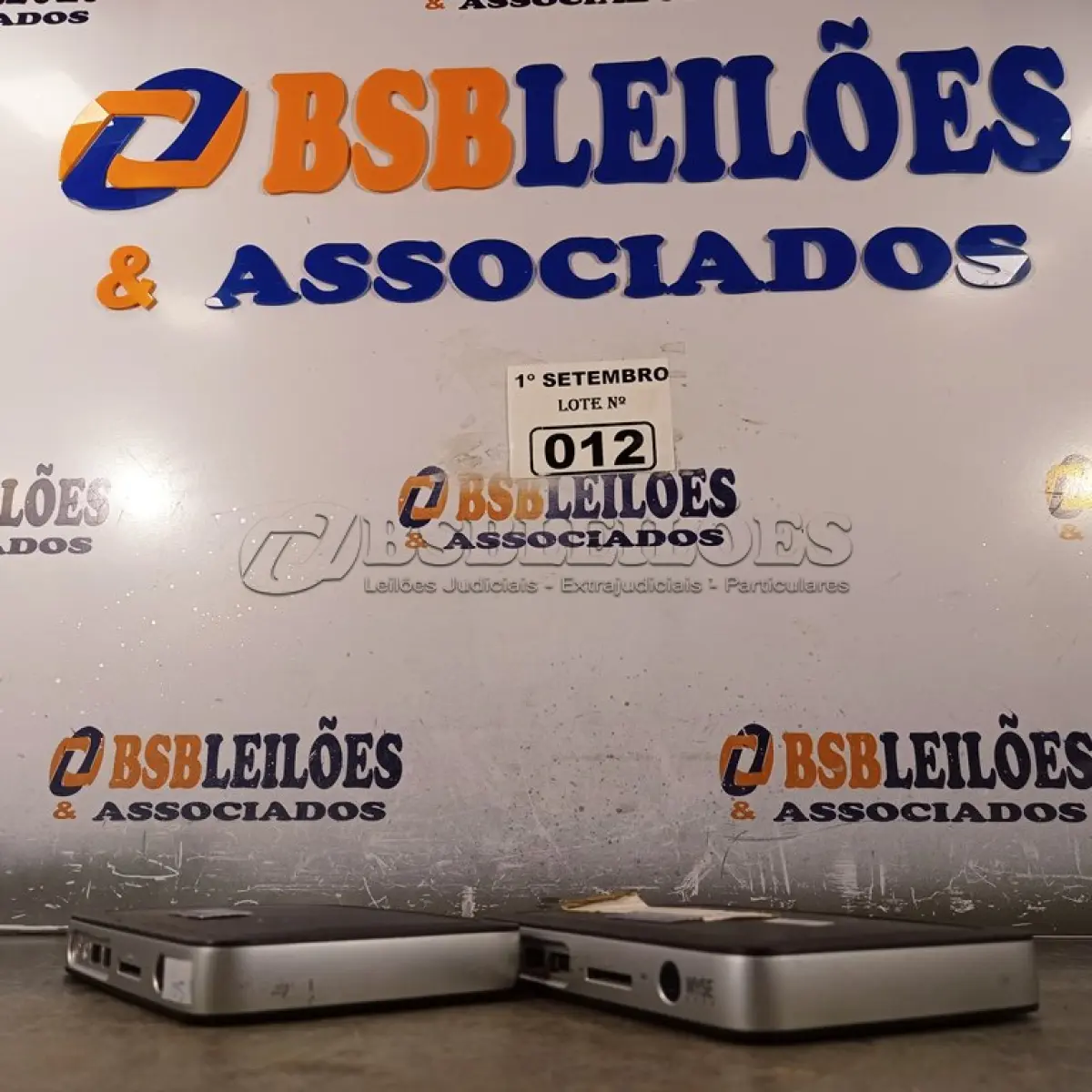 LOTE 012 - 02 TERMINAIS WYSE. (NO ESTADO) ATENÇÃO! FAZER A VISITAÇÃO ANTES DE ARREMATAR, NÃO SABEMOS SE FUNCIONA. LEILÃO NÃO TEM GARANTIA E NEM DEVOLUÇÃO, SUJEITO A POSSÍVEIS AVARIAS VISÍVEIS/OCULTAS E/OU AUSÊNCIA DE COMPONENTES.