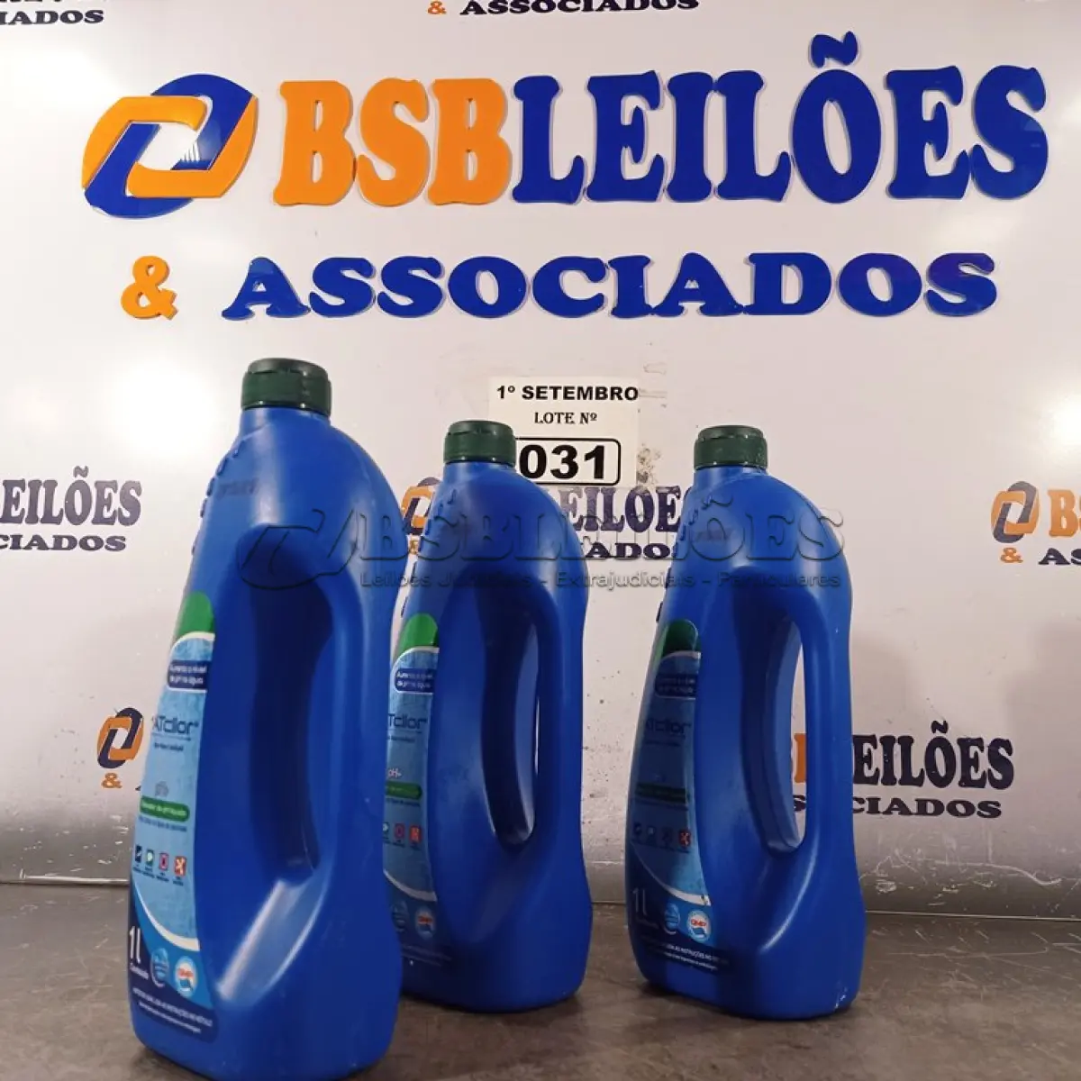 LOTE 031 - 03 LITROS DE ATCLLOR, PH+ ELEVADOR DE PH LIQUIDO PARA TODOS OS TIPOS DE PISCINAS. (NO ESTADO) ATENÇÃO! FAZER A VISITAÇÃO ANTES DE ARREMATAR, NÃO SABEMOS SE FUNCIONA. LEILÃO NÃO TEM GARANTIA E NEM DEVOLUÇÃO, SUJEITO A POSSÍVEIS AVARIAS VISÍVEIS/OCULTAS E/OU AUSÊNCIA DE COMPONENTES.