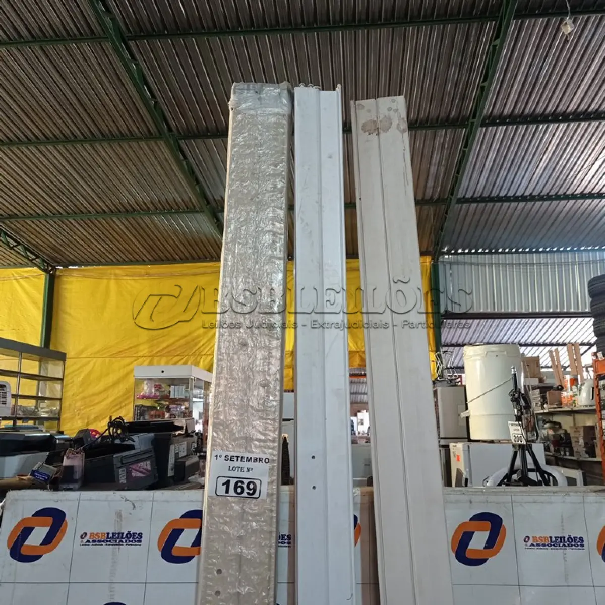 LOTE 169 - 03 PORTAS SANFONADAS EM PVC. (NO ESTADO) ATENÇÃO! FAZER A VISITAÇÃO ANTES DE ARREMATAR, NÃO SABEMOS SE FUNCIONA. LEILÃO NÃO TEM GARANTIA E NEM DEVOLUÇÃO, SUJEITO A POSSÍVEIS AVARIAS VISÍVEIS/OCULTAS E/OU AUSÊNCIA DE COMPONENTES.