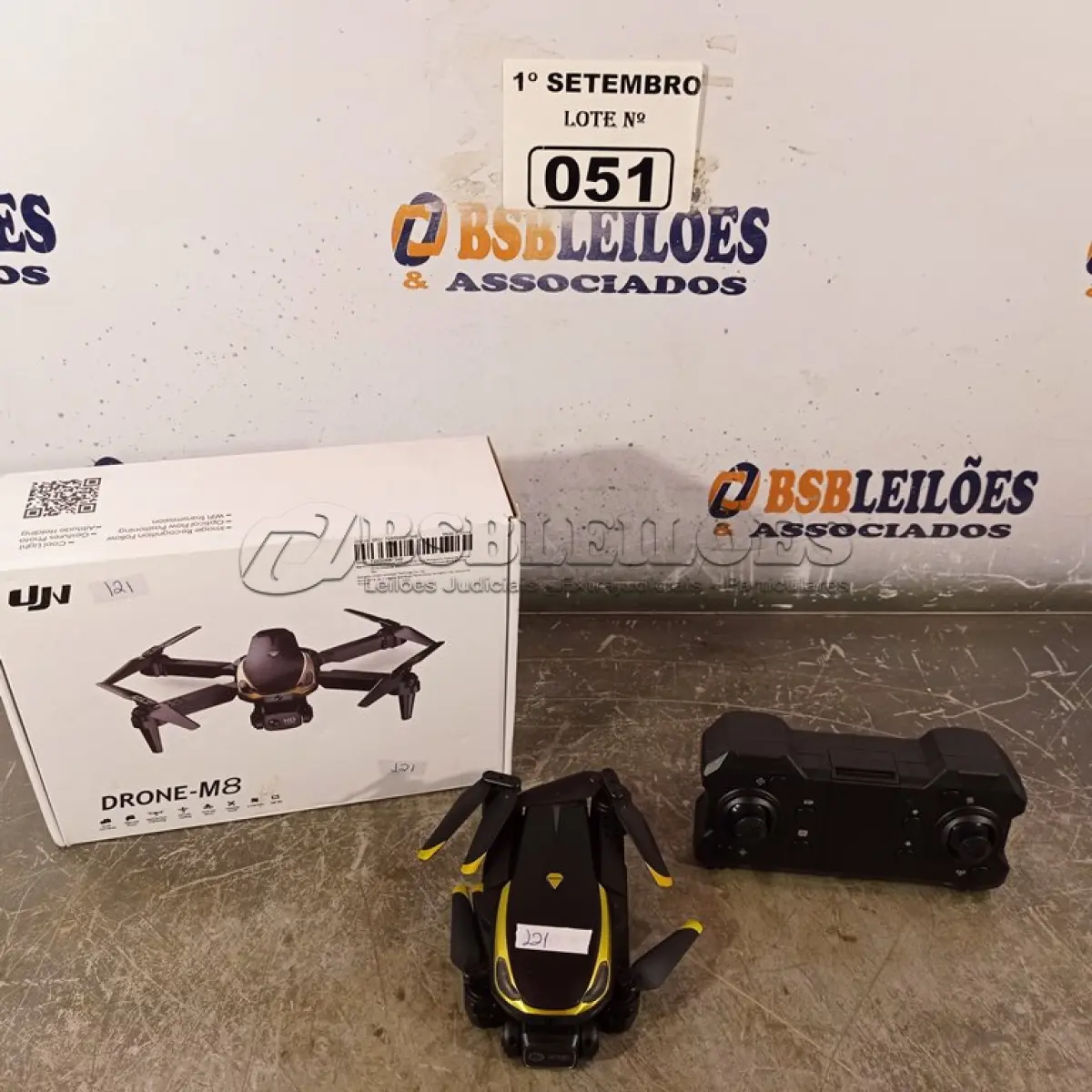 LOTE 051 - 01 DRONE M8. (NO ESTADO) ATENÇÃO! FAZER A VISITAÇÃO ANTES DE ARREMATAR, NÃO SABEMOS SE FUNCIONA. LEILÃO NÃO TEM GARANTIA E NEM DEVOLUÇÃO, SUJEITO A POSSÍVEIS AVARIAS VISÍVEIS/OCULTAS E/OU AUSÊNCIA DE COMPONENTES.