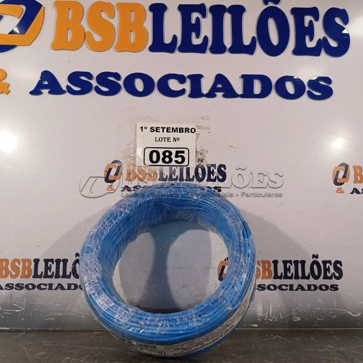 LOTE 085 - 01 ROLO DE CABO FLEXÍVEL 100M 2,5MM NA COR AZUL. (NO ESTADO) ATENÇÃO! FAZER A VISITAÇÃO ANTES DE ARREMATAR, NÃO SABEMOS SE FUNCIONA. LEILÃO NÃO TEM GARANTIA E NEM DEVOLUÇÃO, SUJEITO A POSSÍVEIS AVARIAS VISÍVEIS/OCULTAS E/OU AUSÊNCIA DE COMPONENTES.